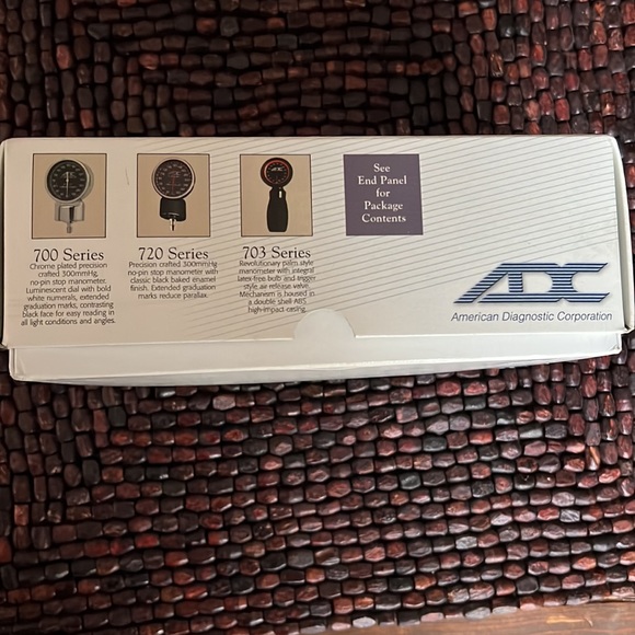 Sphygmomanometer Aneroid Adult Large NWOT - Picture 4 of 9